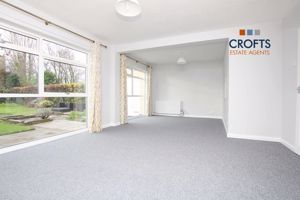 Lounge/Diner- click for photo gallery